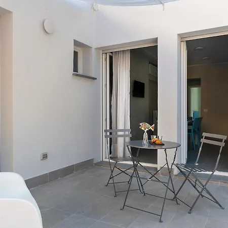 Ida Di Ilaria Caprioglio Apartment *