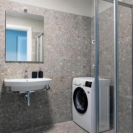 Ida Di Ilaria Caprioglio *